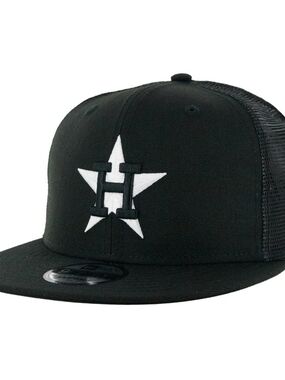 New Era Black Hat with White Star Logo Size 7 3/4
